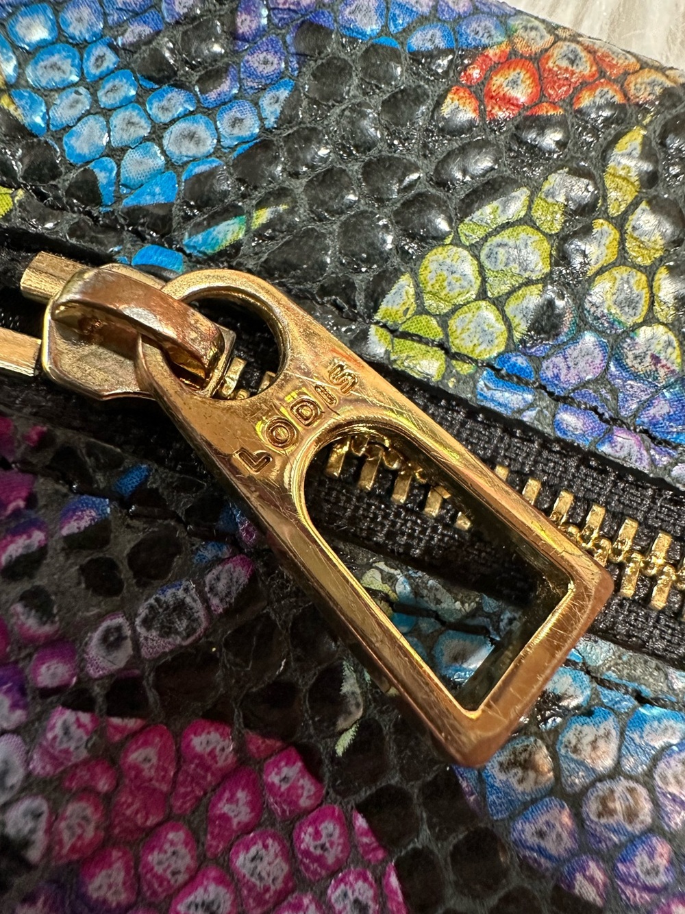 Lodis • Tropical Floral Textured Bi-Fold Wallet - Picture 12 of 14